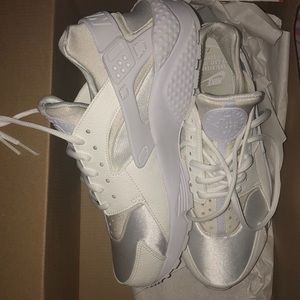 Nike huarache sneakers. Never worn.
